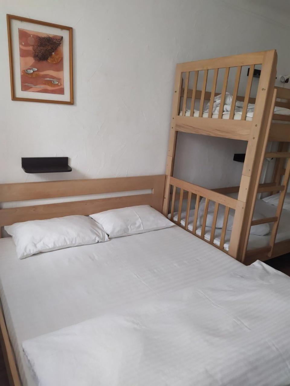 Cool Traveler Hostel Kiev Bagian luar foto