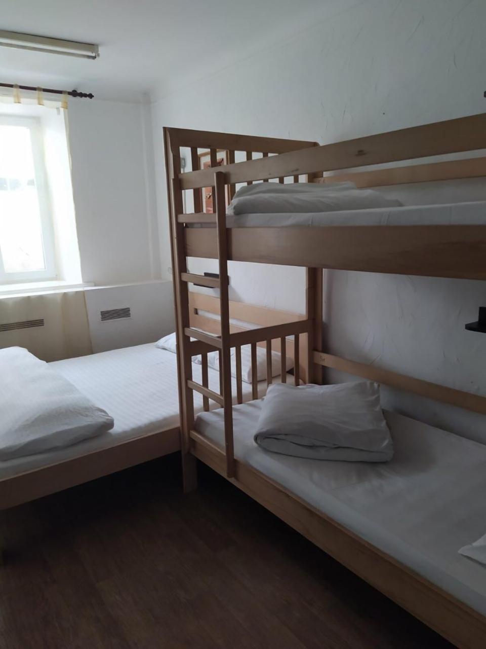 Cool Traveler Hostel Kiev Bagian luar foto