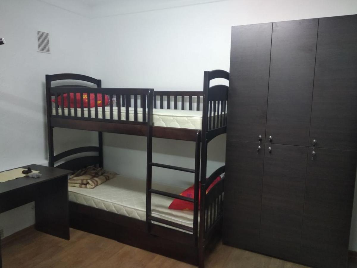 Cool Traveler Hostel Kiev Bagian luar foto