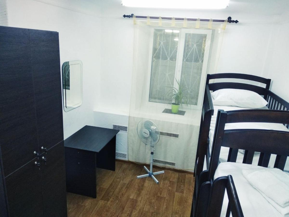 Cool Traveler Hostel Kiev Bagian luar foto
