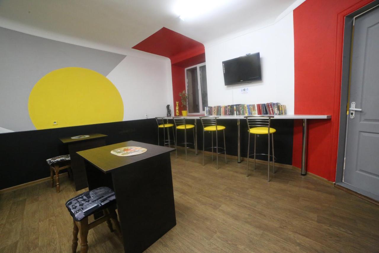 Cool Traveler Hostel Kiev Bagian luar foto
