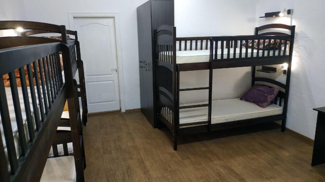Cool Traveler Hostel Kiev Bagian luar foto