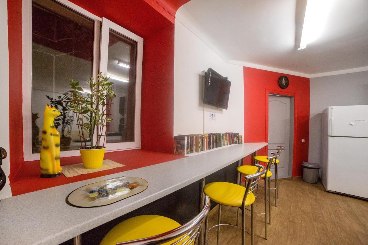 Cool Traveler Hostel Kiev Bagian luar foto