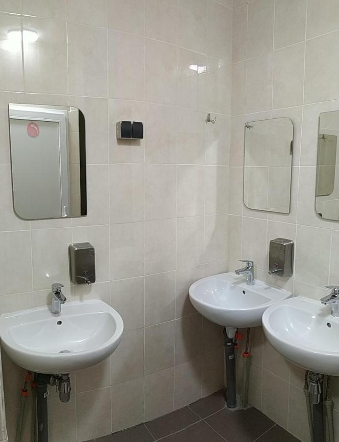 Cool Traveler Hostel Kiev Bagian luar foto